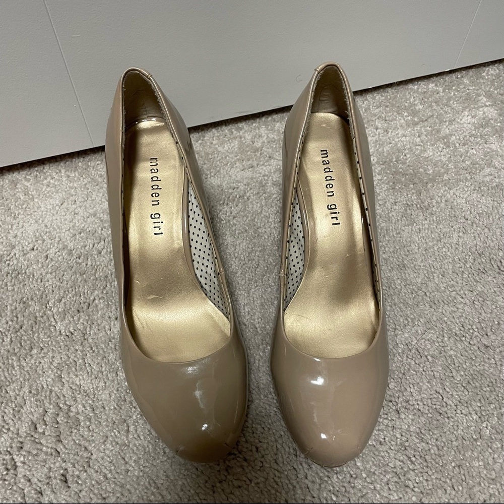 nude heels
